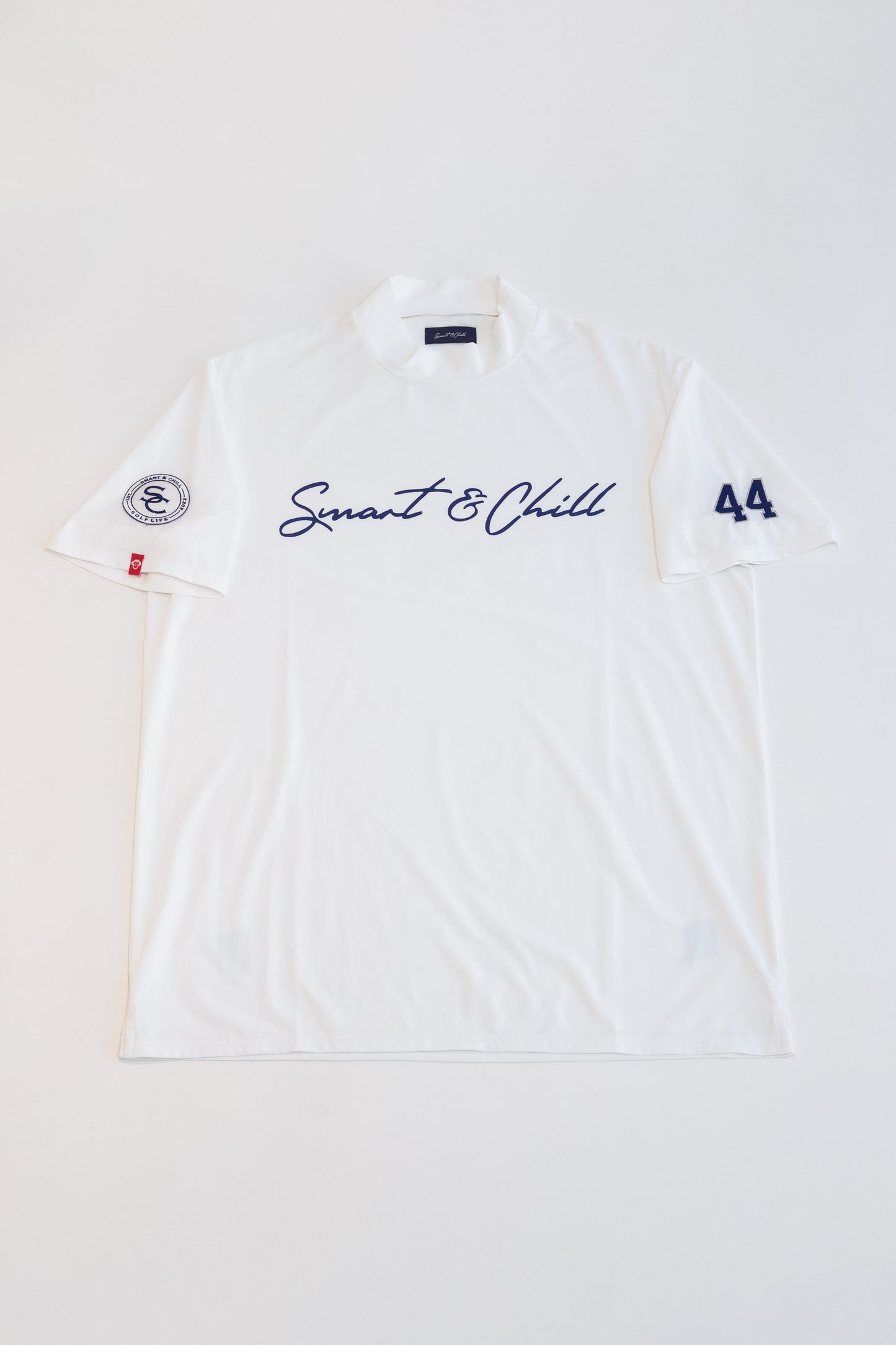「スマート&チル」の「ハイパーテックモックネックTシャツ」ホワイトです。