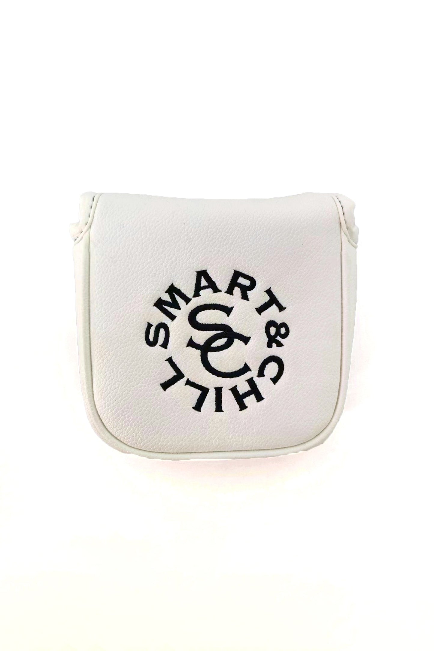 配色ステッチやオリジナル刺繍等までレイアウトにこだわって作られた「スマート&チル」のヘッドカバーです。